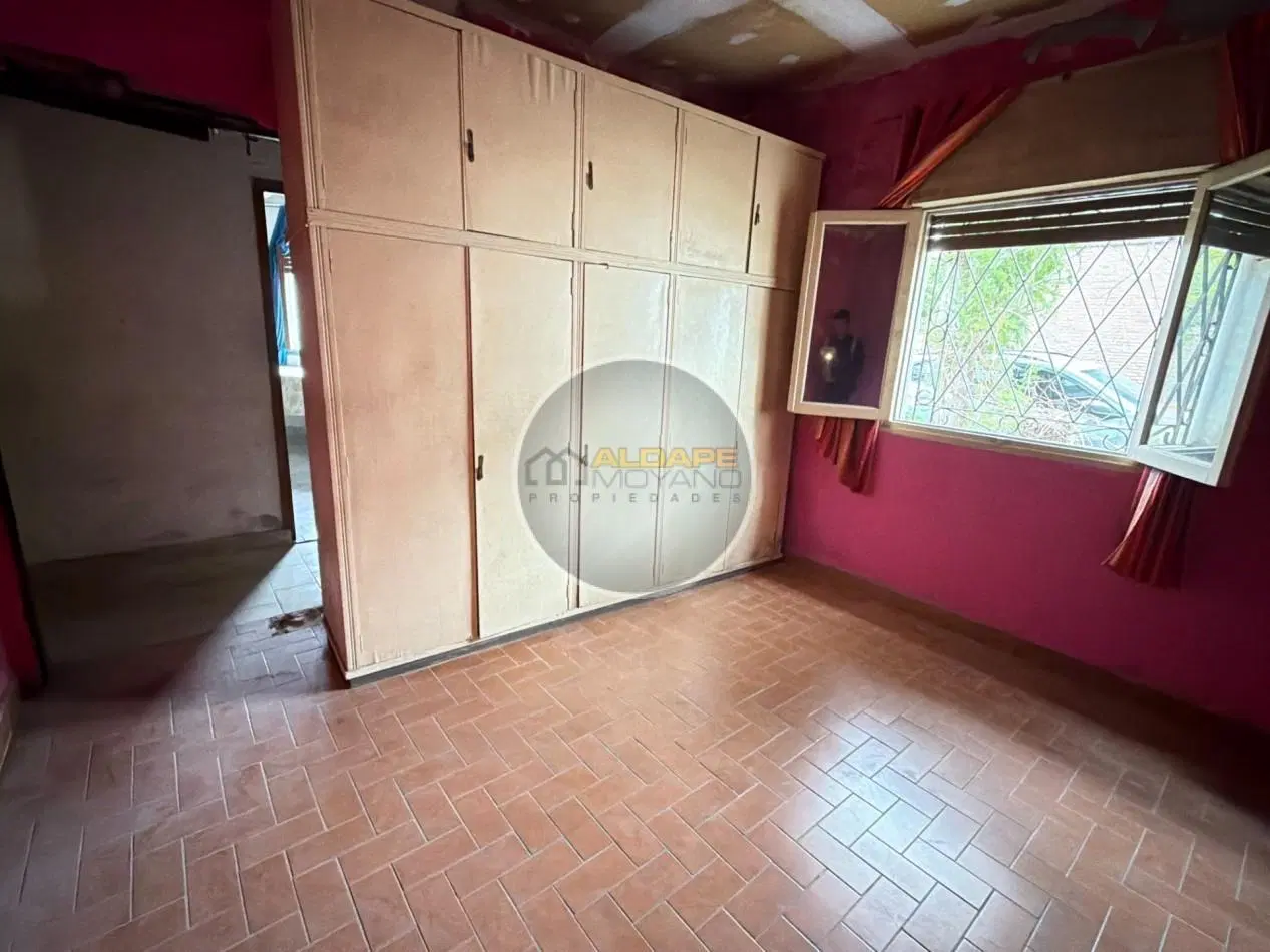 Se Vende Casa tres amb, cochera doble, A Reciclar!! (Ciudadela) 1