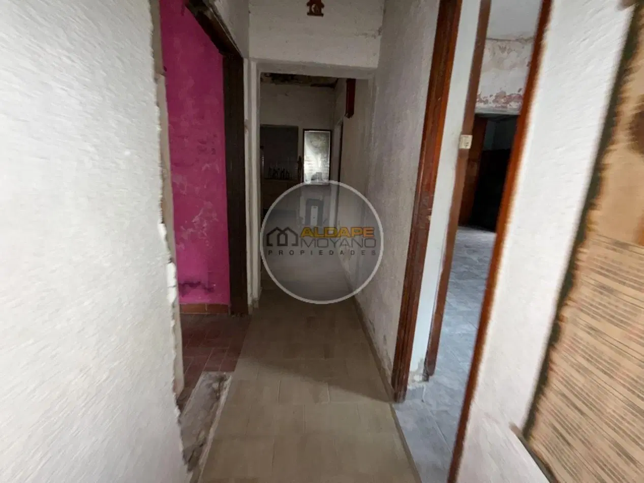 Se Vende Casa tres amb, cochera doble, A Reciclar!! (Ciudadela) 4