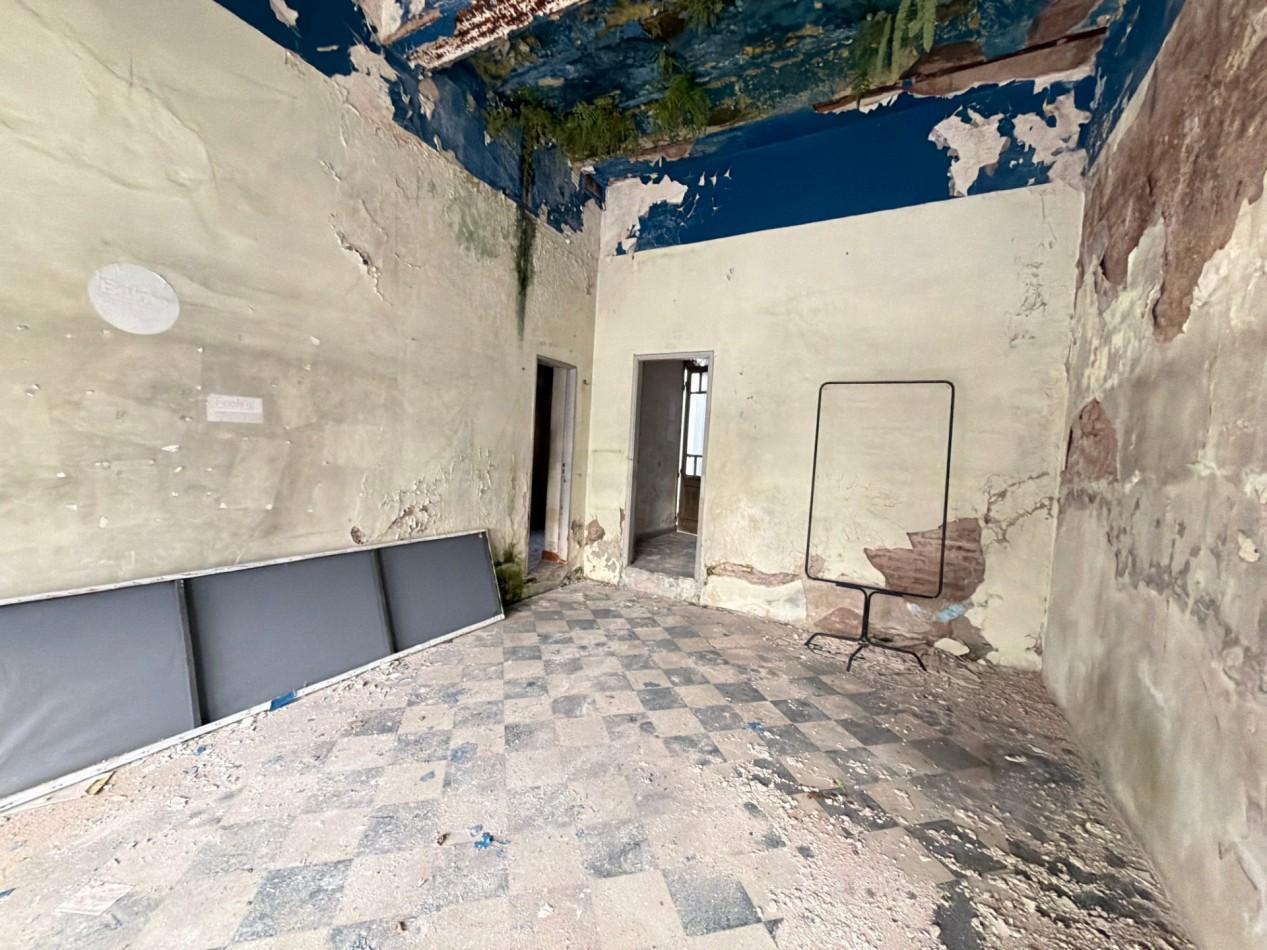 Foto de Se vende Local comercial y vivienda tres amb (A Reciclar), imagen 1