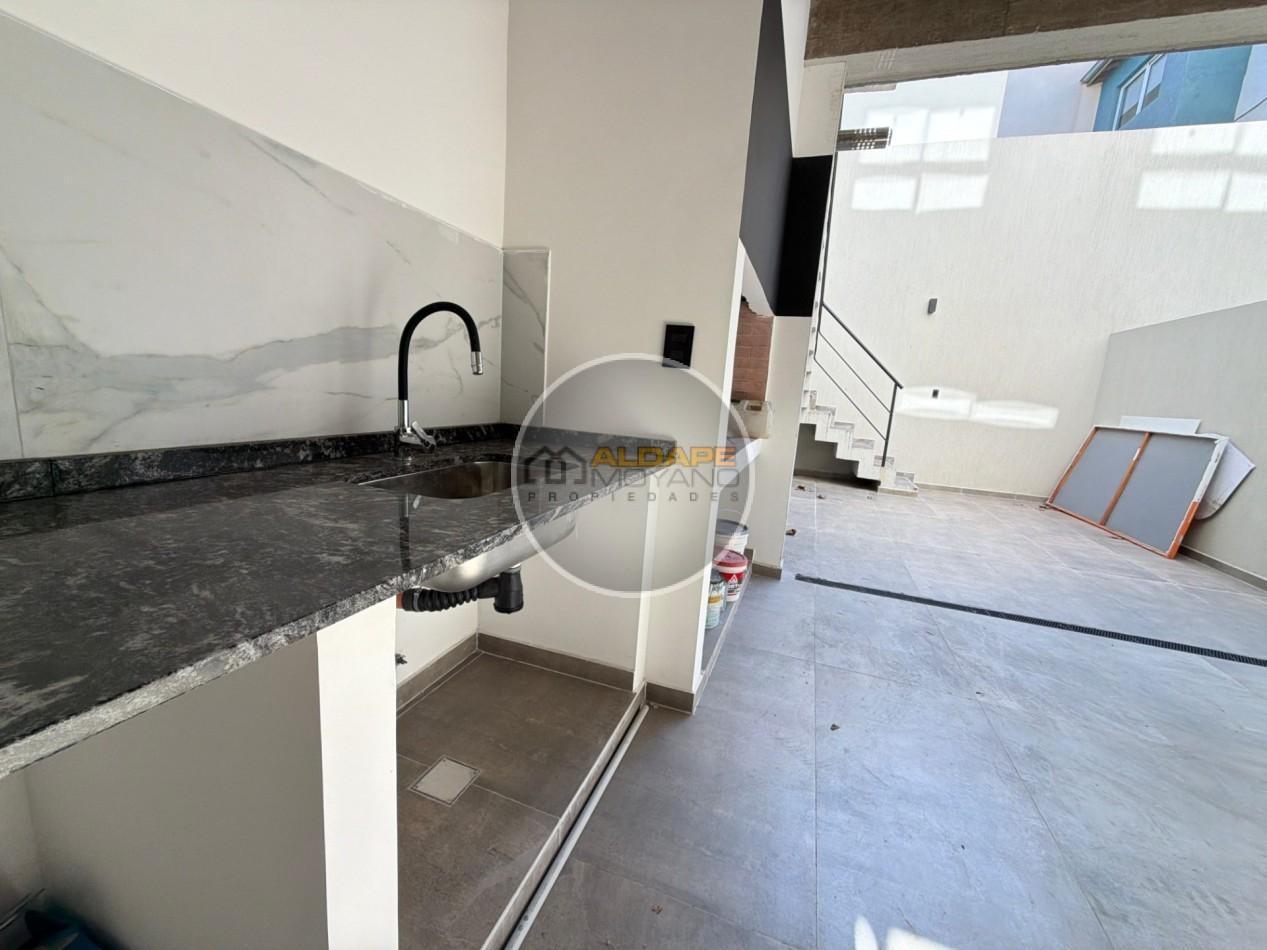 Foto de Se Vende triplex, cuatro amb, cochera doble (a estrenar), imagen 1