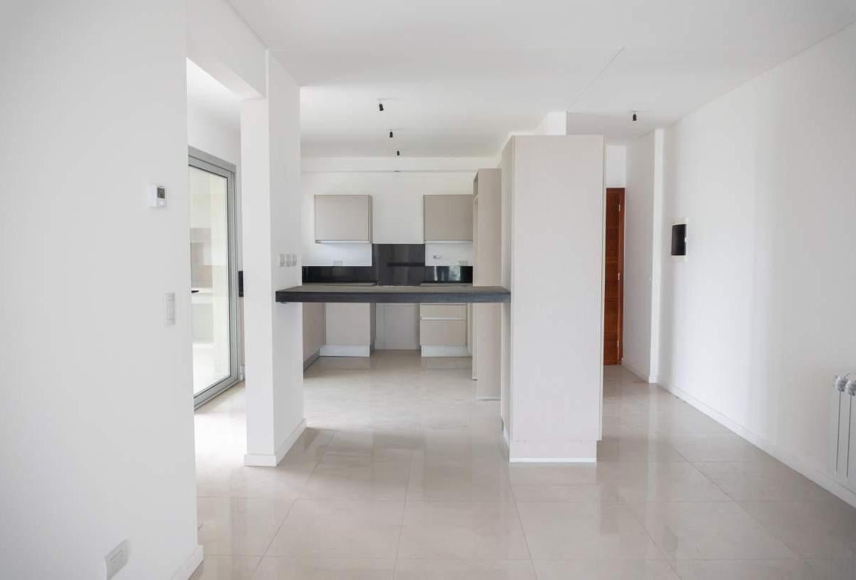 DEPTOS EN VENTA 2 DORMITORIOS, COCHERA DOBLE Y BALCON CON ASADOR