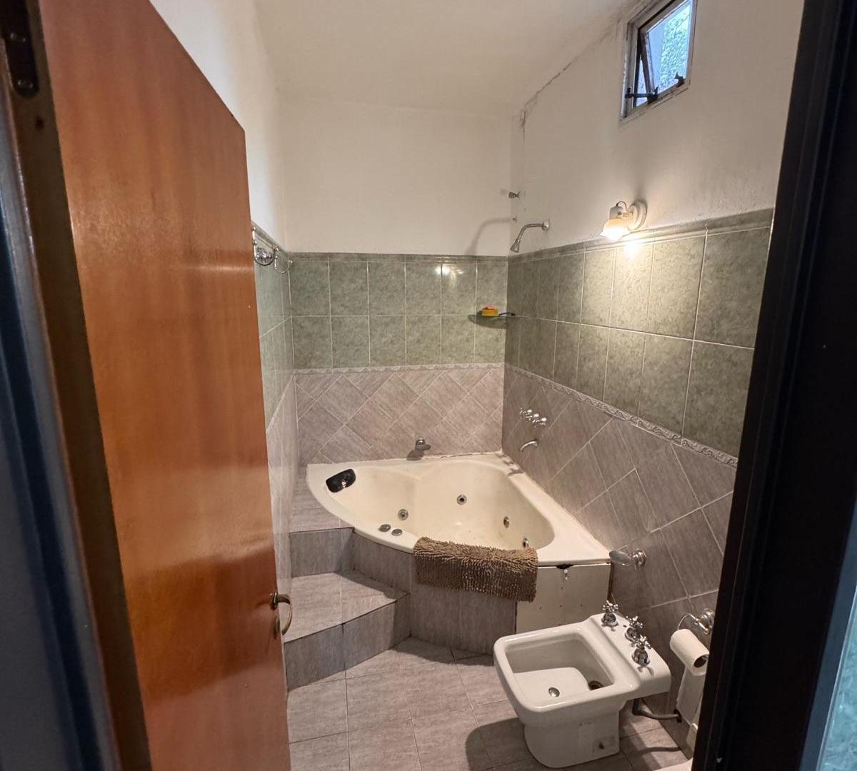 Foto de Casa en Parque Capital planta baja con pileta y cochera para 2 autos, imagen 1