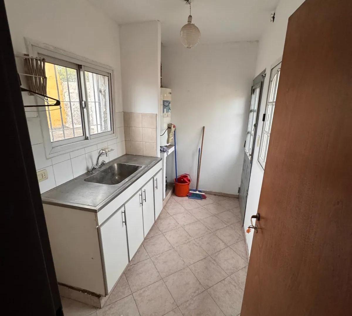 Foto de Casa en Parque Capital planta baja con pileta y cochera para 2 autos, imagen 5