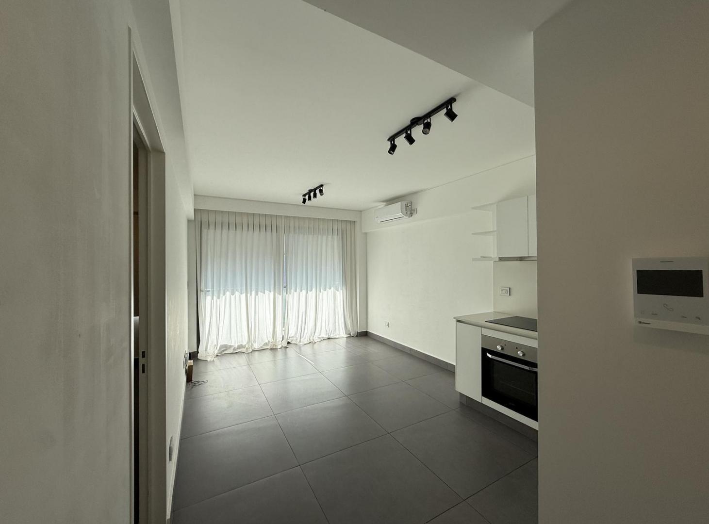 Foto de Alquiler Departamento 2 ambientes con toilette, balcón y baulera en, imagen 1