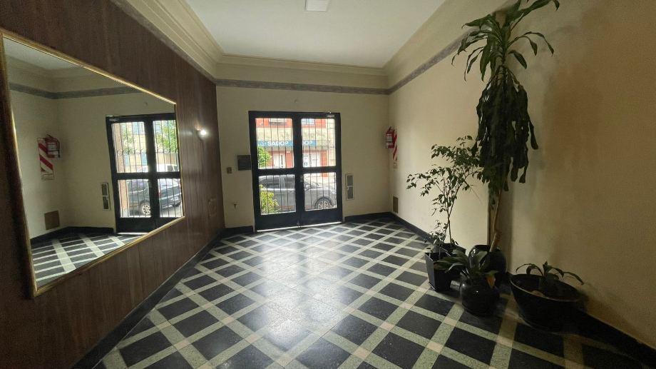 Avellaneda Centro Departamento 3 Amb C/patio Apto Credito 3