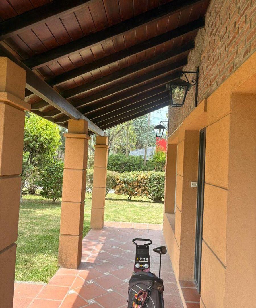 Hermoso chalet de 5 amb. en El Pato Country Club