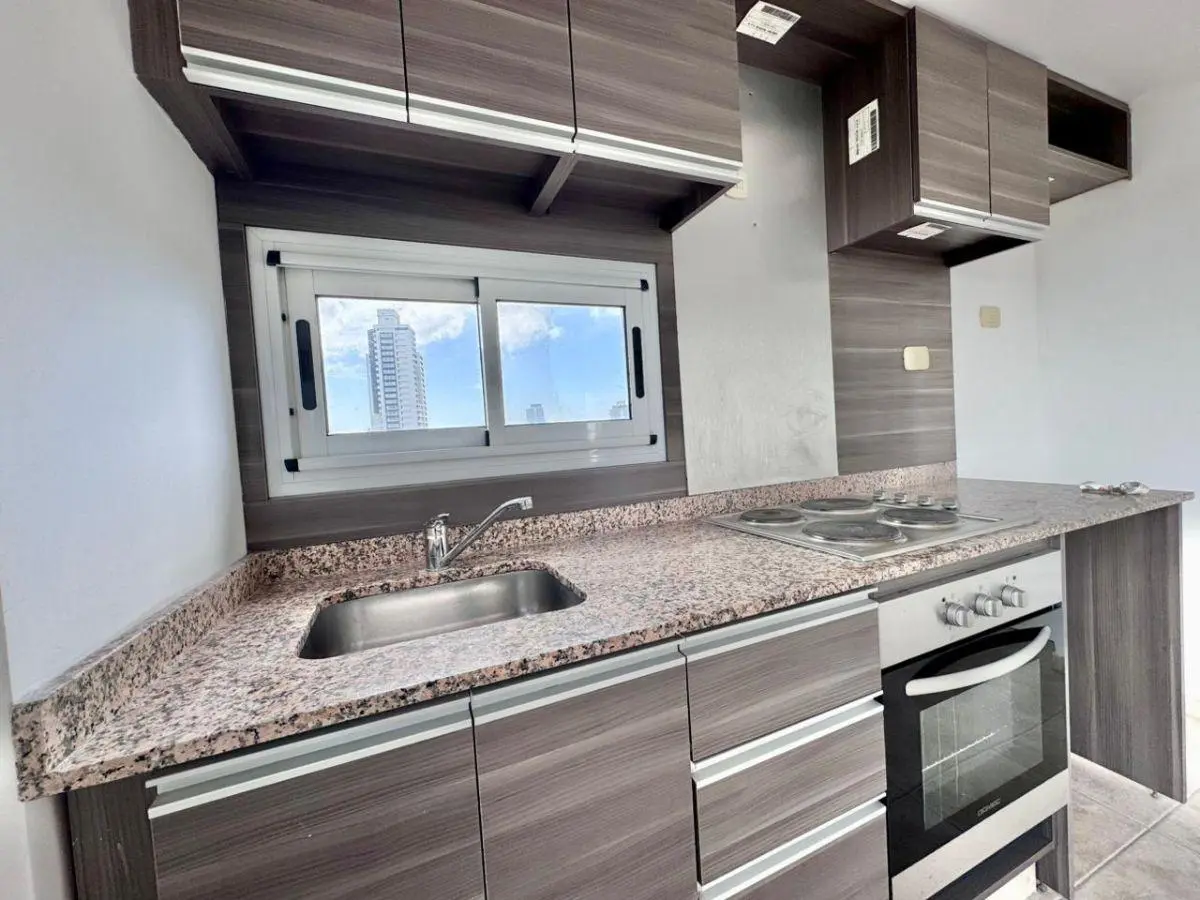 Excelente, luminoso y en Las Lomitas, 2 amb en VENTA O ALQUILER 5