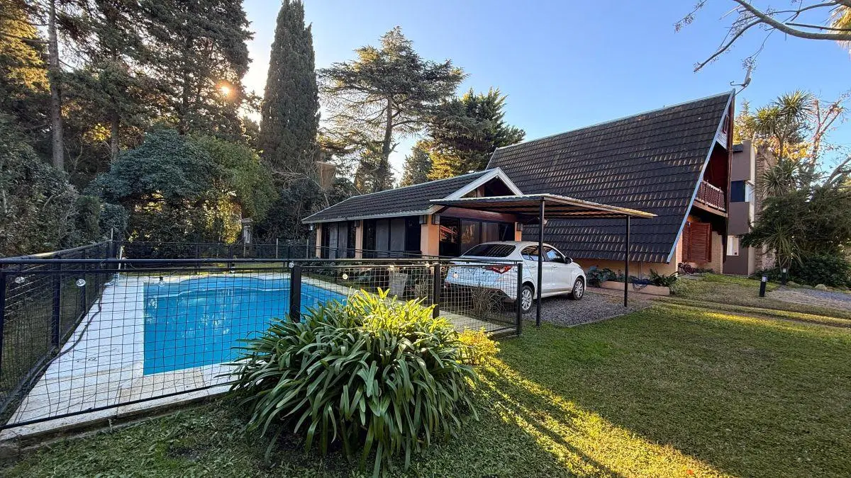 Casa en venta en El Pato Country Club, con pileta y quincho. 2