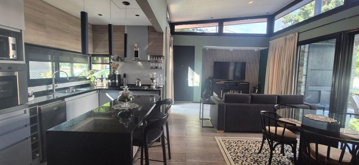 Foto de Casa moderna, prácticamente a estrenar, en cul de sac – El Pato Country, imagen 2