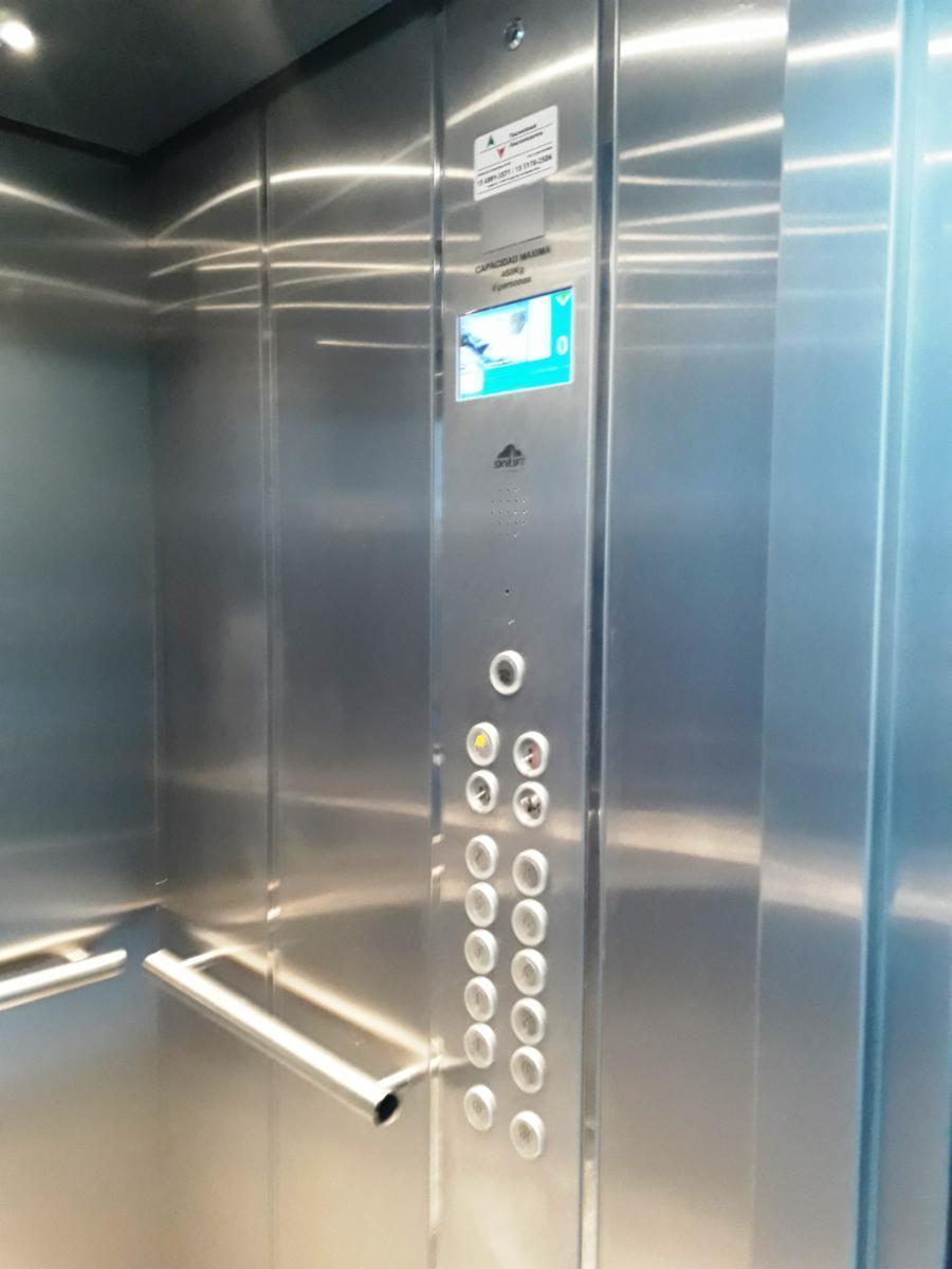 Piso de Categoría en Lanusita, 4 Amb. con Cochera. Edificio con Piscina, Sum y Solarium. Rebajado Pe 2