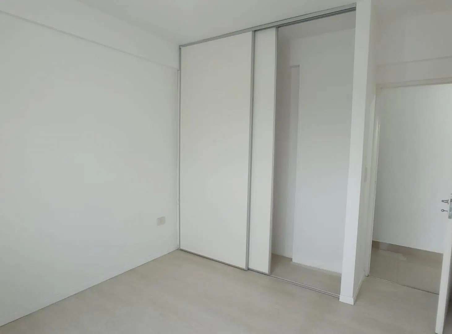 Departamento Piso 3 Ambientes Al Frente, Cochera 1