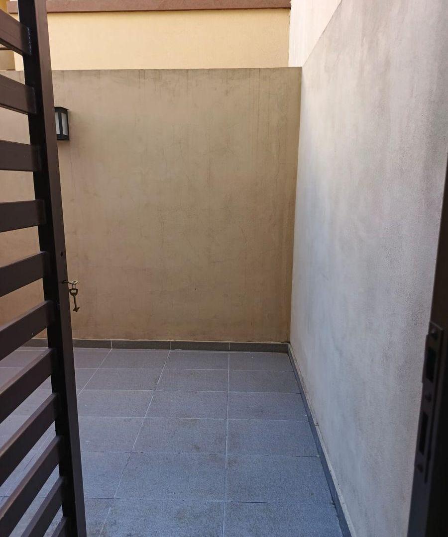 Foto de DEPARTAMENTO 2 AMBIENTES AL FRENTE CON COCHERA DESCUBIERTA, imagen 4