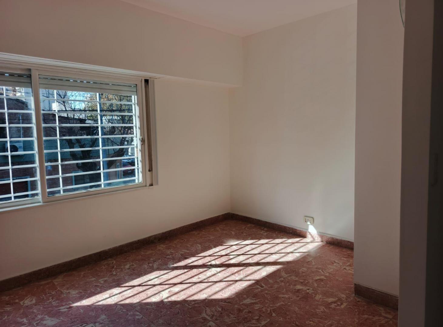 Foto de DEPARTAMENTO 2 AMBIENTES PLANTA ALTA SIN EXPENSAS, imagen 5