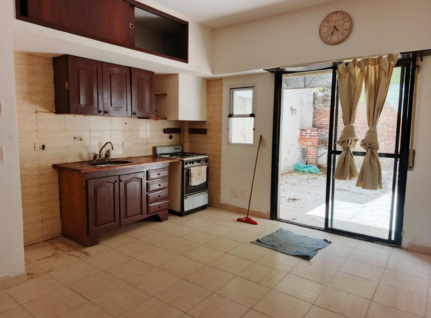Foto de Monoambiente con patio planta baja y con Cochera descubierta, imagen 4