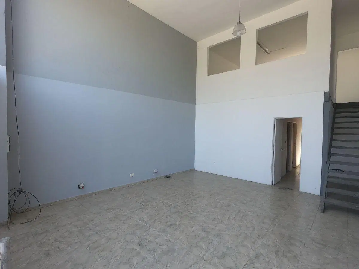 Locales Comerciales sobre Colectora Acceso Oeste (Gaona) | Alto Tránsito | Ituzaingó 5