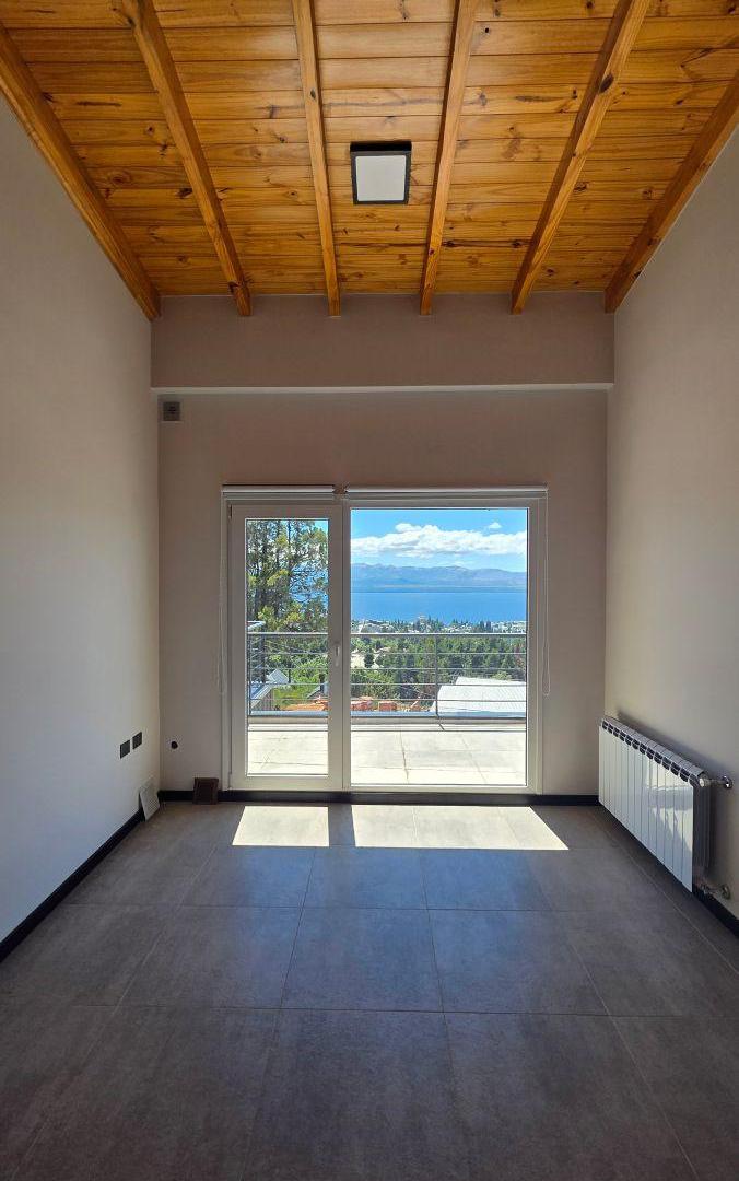 A estrenar. Departamento con vista al lago
