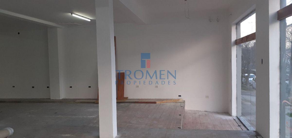 Local Comercial en esquina. Excelente ubicacion.