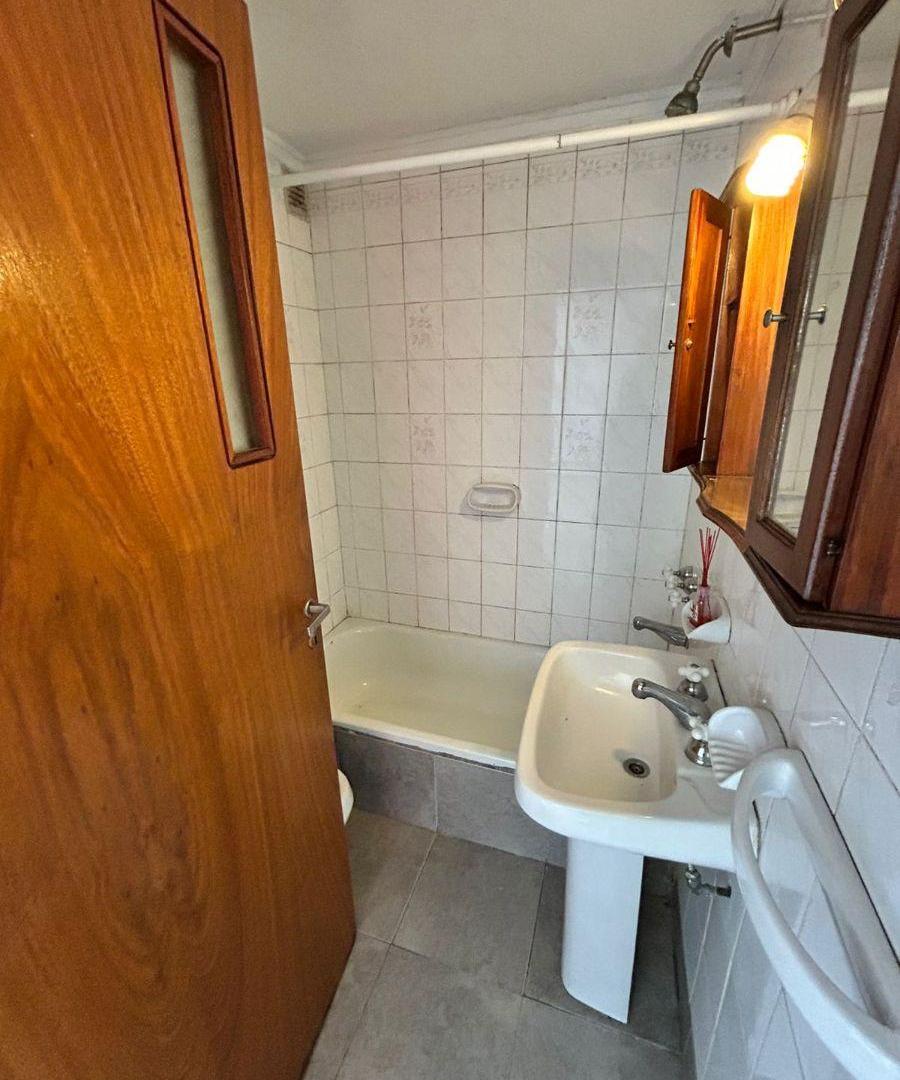 Foto de Departamento dos dormitorios con cochera en el macrocentro rosarino, imagen 5