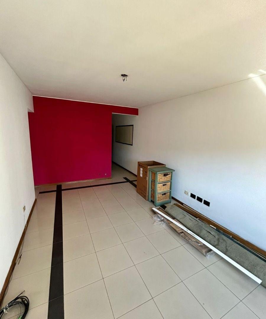 Foto de Departamento dos dormitorios con cochera en el macrocentro rosarino, imagen 2
