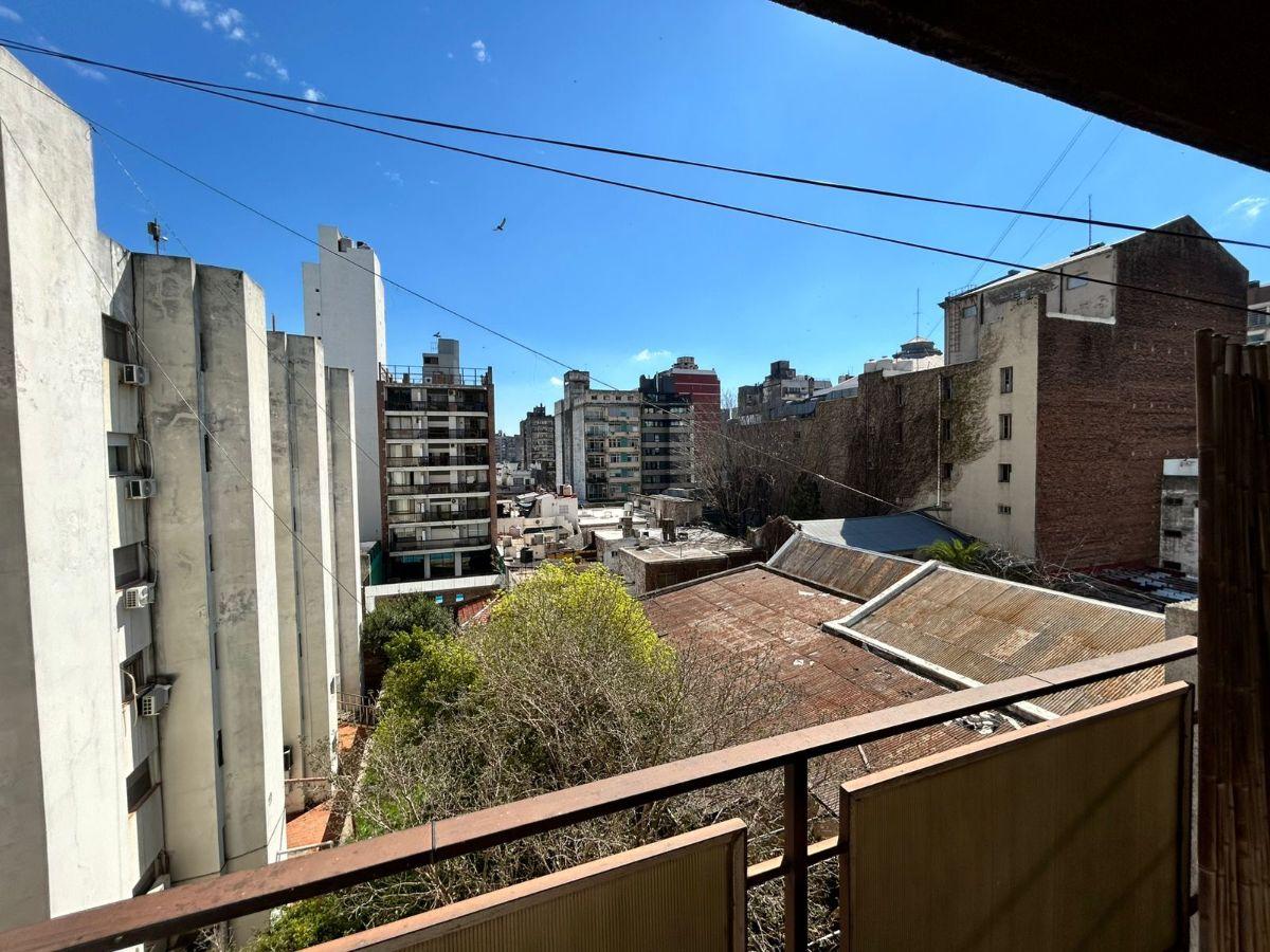Foto de Departamento dos dormitorios con cochera en el macrocentro rosarino, imagen 3