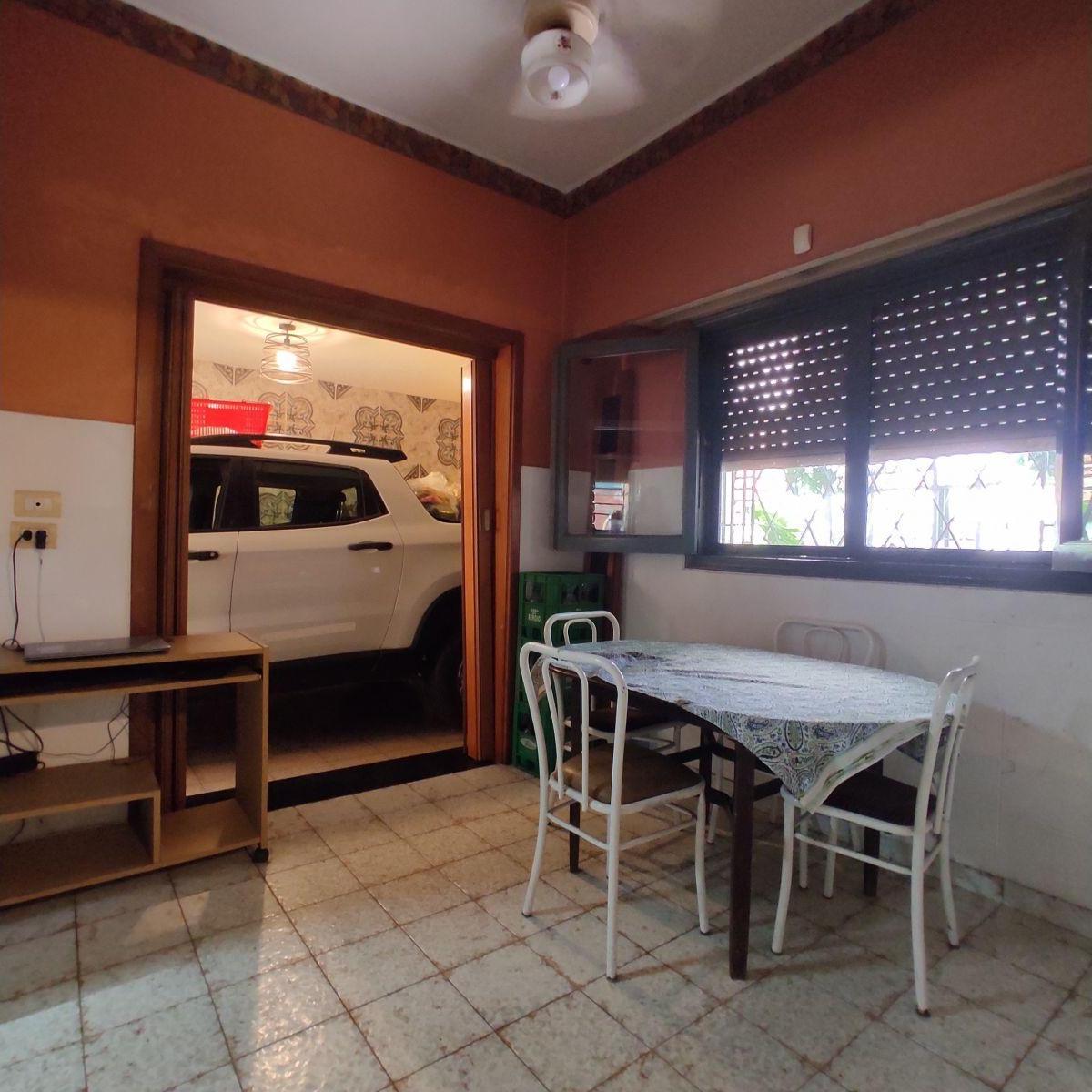 Casa Sobre Av con Ascensor - 3 Dorm. 2