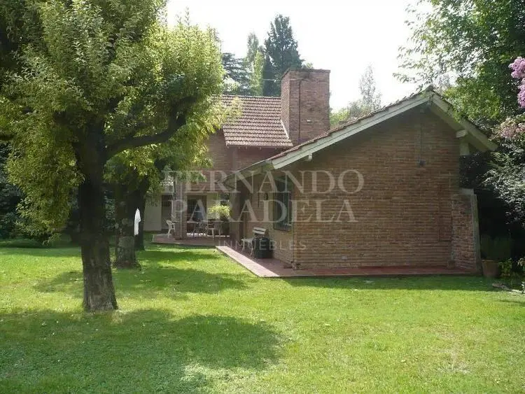 Casa - Barrio Parque Leloir 3
