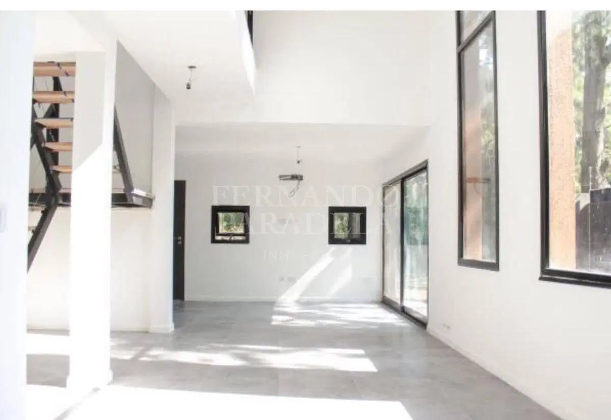 Casa - Barrio Parque Leloir 3