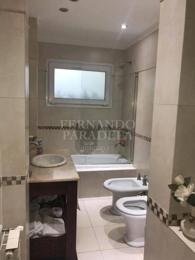 Casa - Barrio Parque Leloir 8
