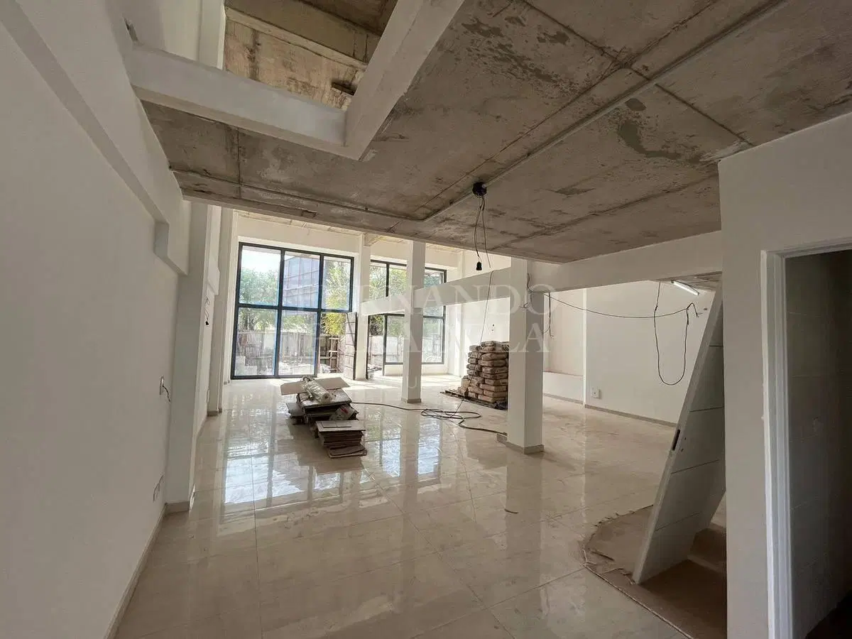 Local - Barrio Parque Leloir 4