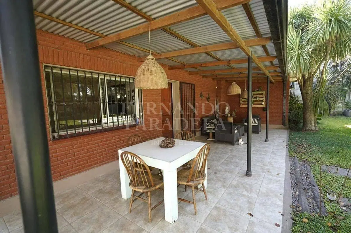 Casa - Barrio Parque Leloir 4