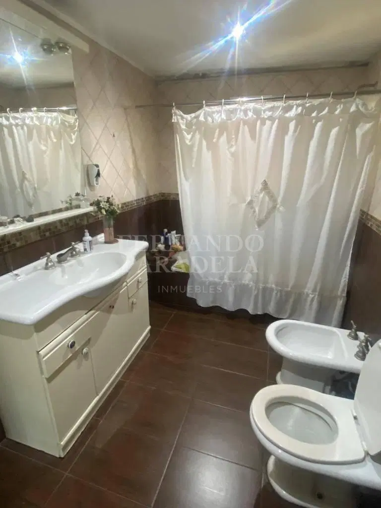 Casa en Barrio Parque Leloir 6