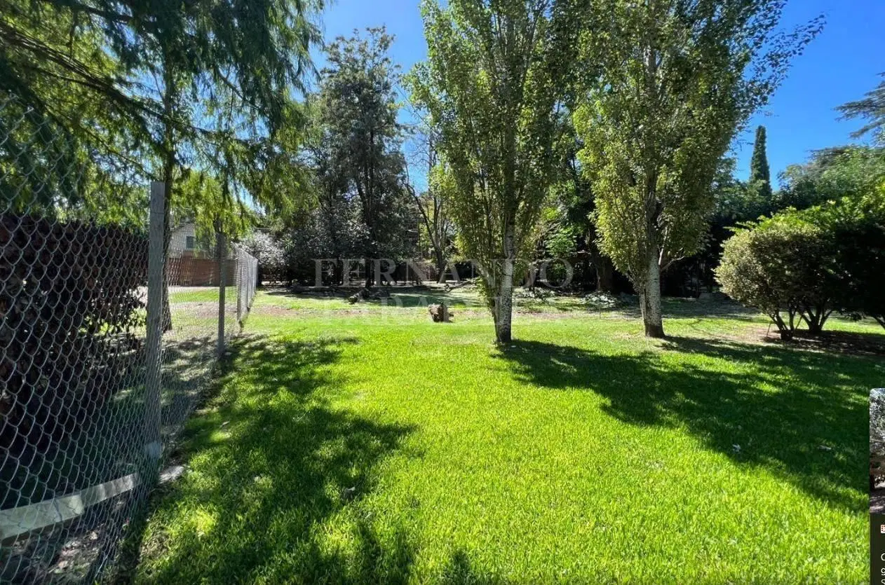 Terreno en Barrio Parque Leloir 4