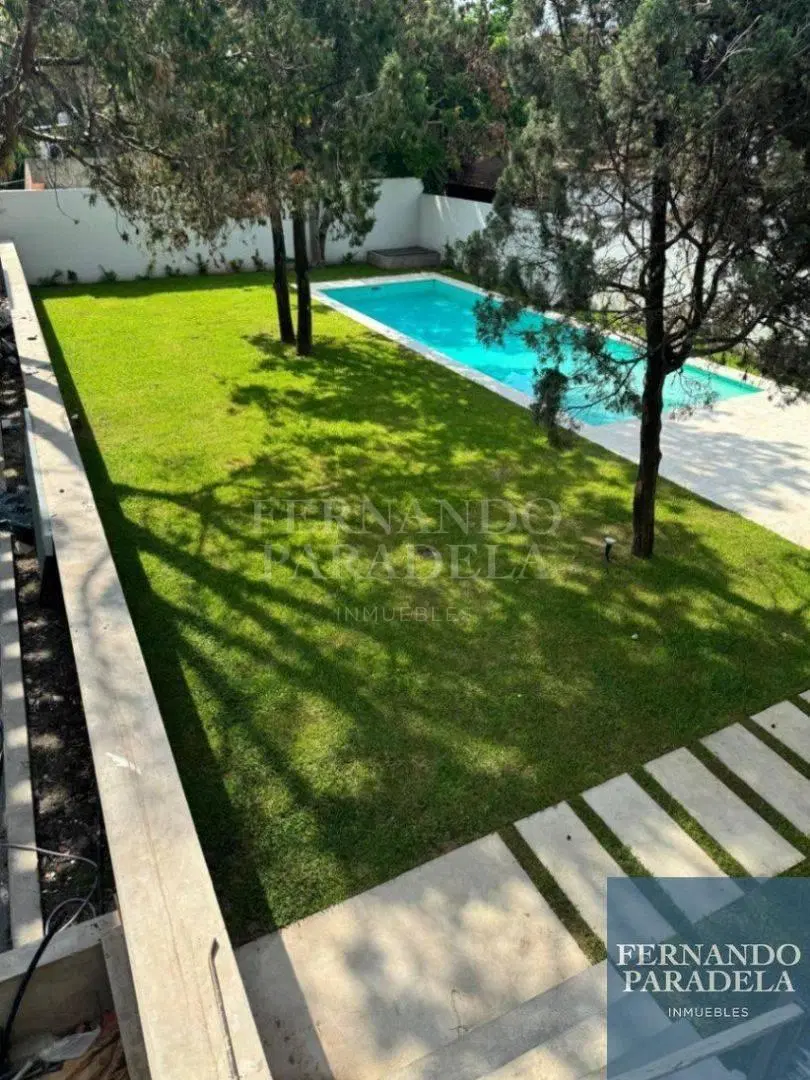 Departamento en venta de 3 dormitorios c/ cochera en Parque Leloir 2