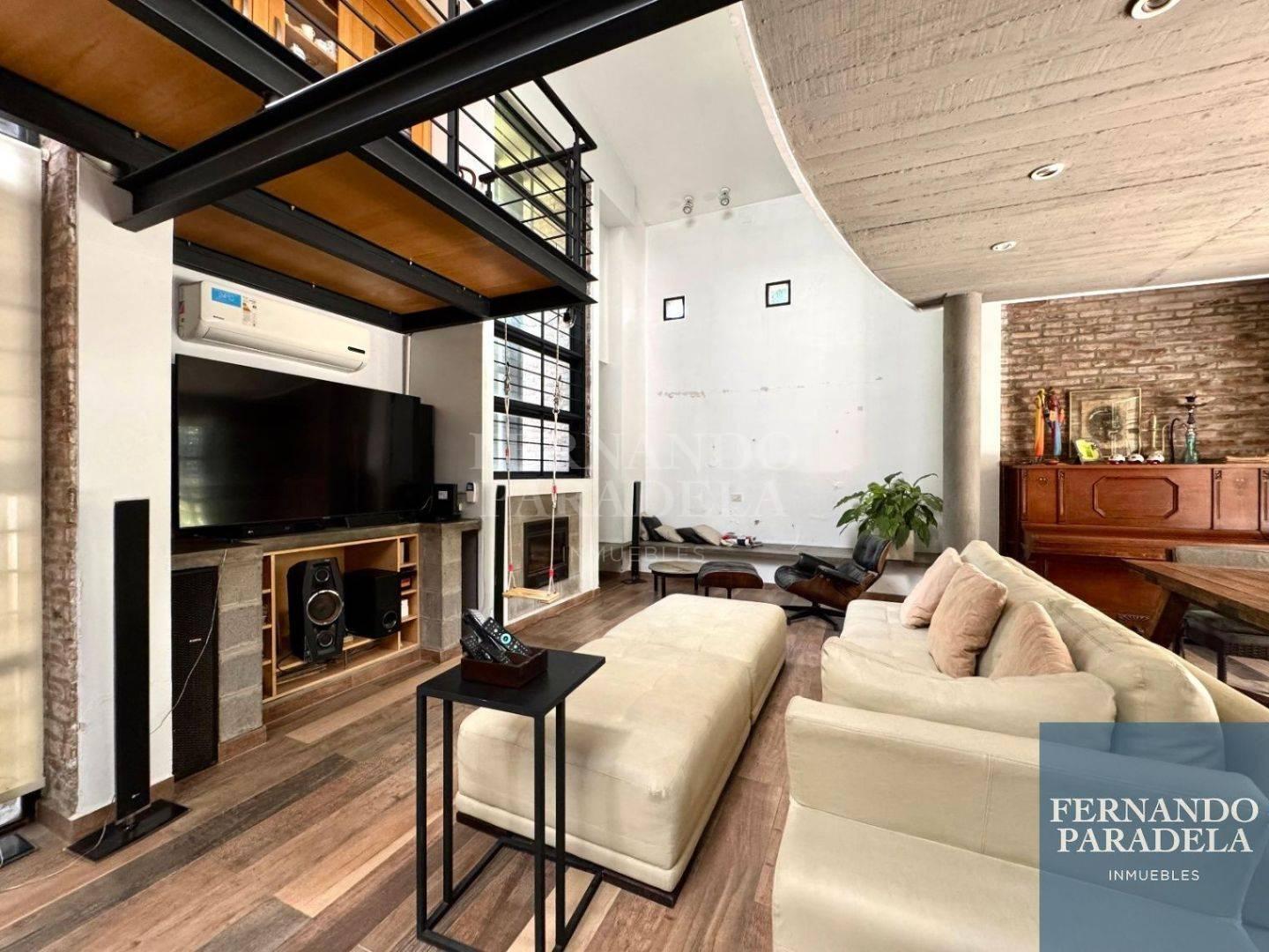 Foto de Casa en venta de 4 dormitorios c/ cochera en Villa Udaondo, imagen 2