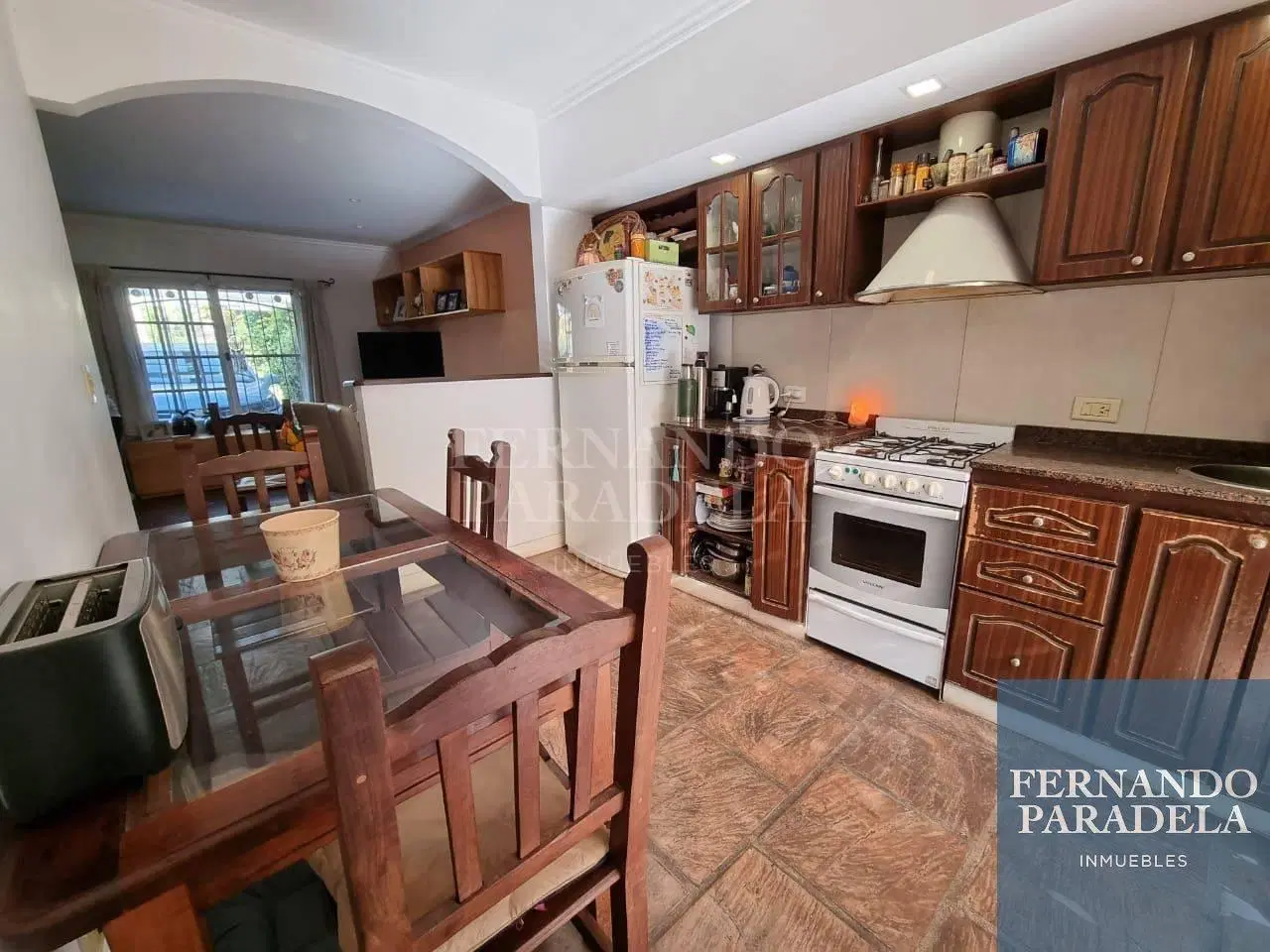 Casa en venta de 3 dormitorios c/ cochera en Villa Gobernador Udaondo 2