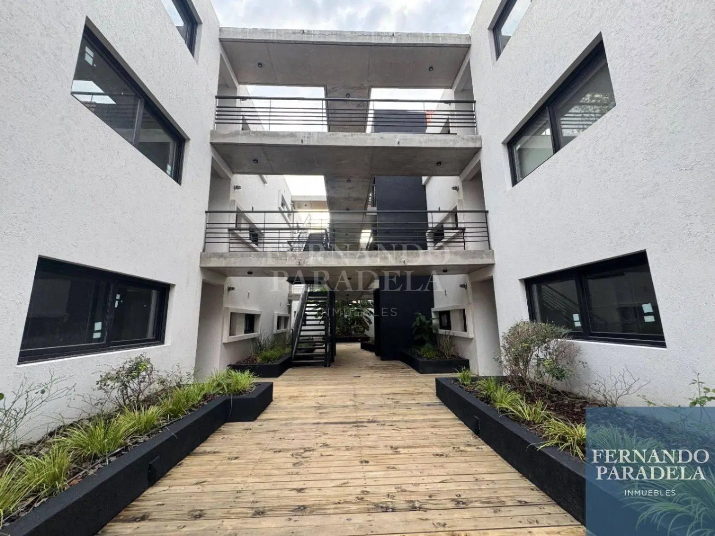 Departamento en venta de 3 dormitorios c/ cochera en Parque Leloir 8