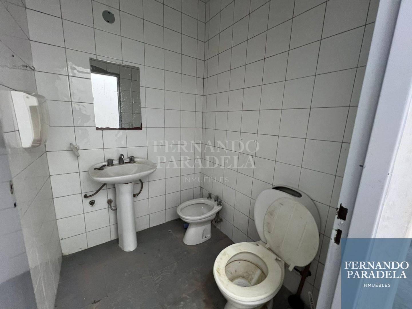 Foto de Local de 600 m2 en alquiler en V. Udaondo, imagen 5