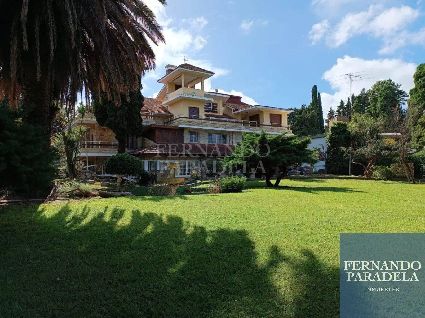 Casa con lote de 2460mts en Parque Leloir 5