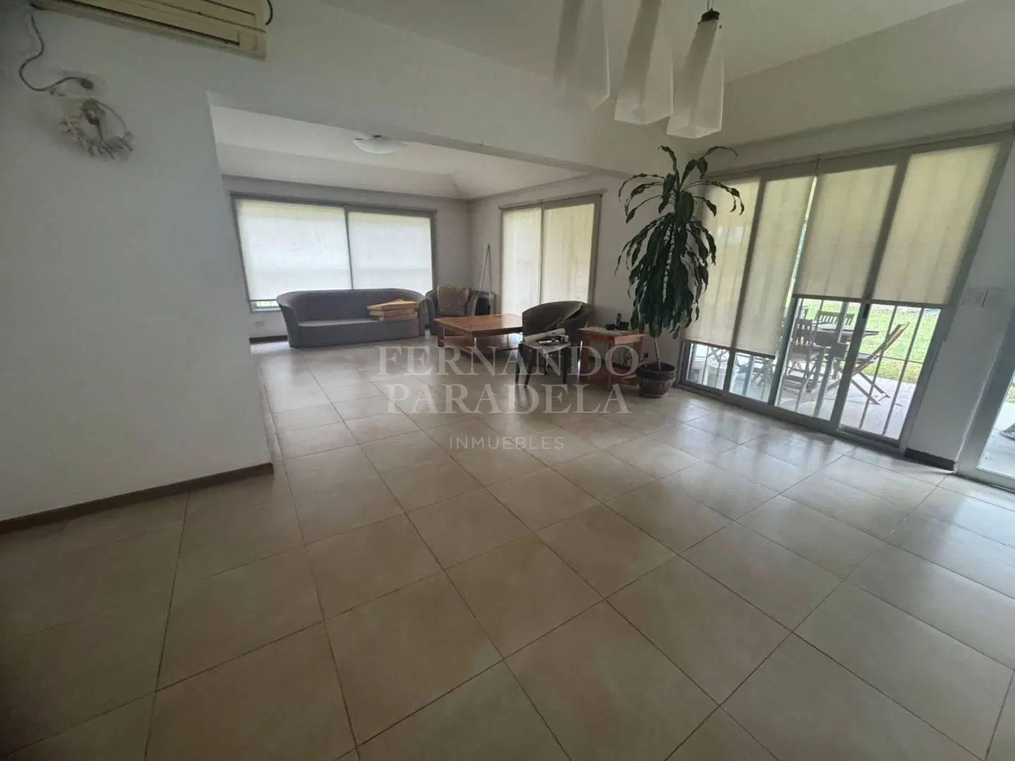 Casa en alquiler 4 ambientes en Parque Leloir 1