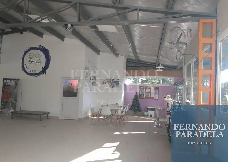 Local de 321mts en paseo comercial 2
