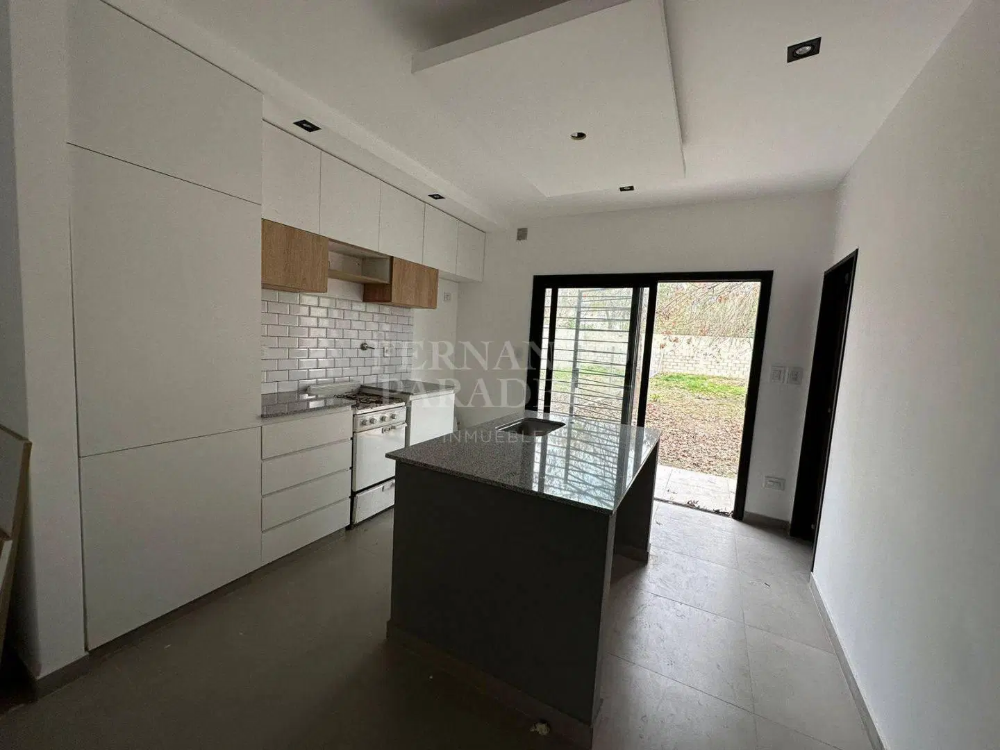 Duplex en alquiler - Zona Leloir / V. Udaondo 4