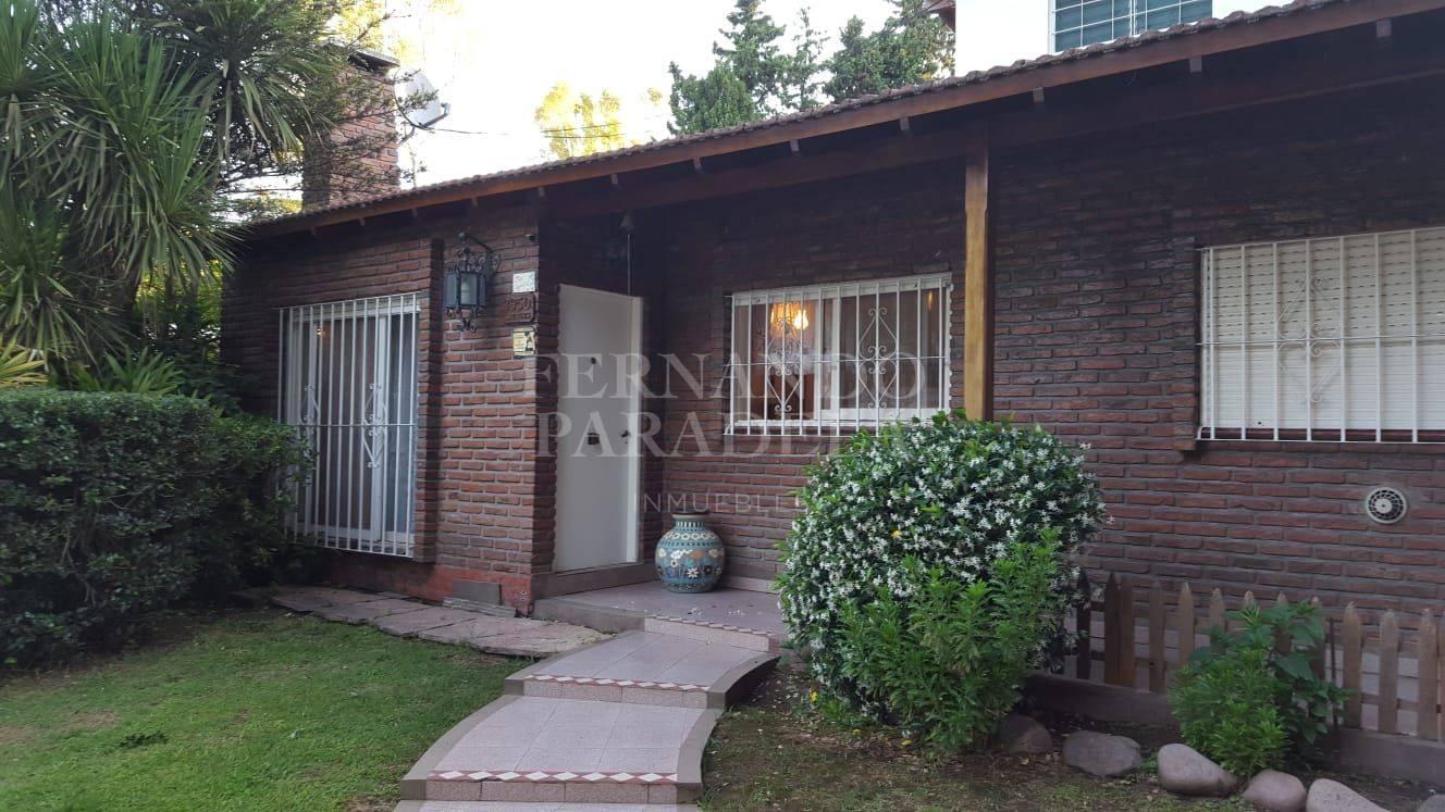 Foto de Casa en venta - Parque Leloir - 1920 m2, imagen 1