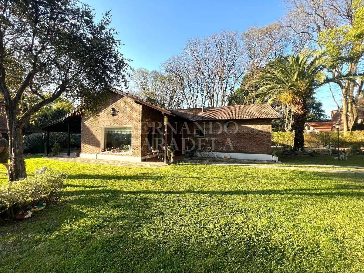 Foto de Casa en venta - Lote 1514 m2, imagen 1