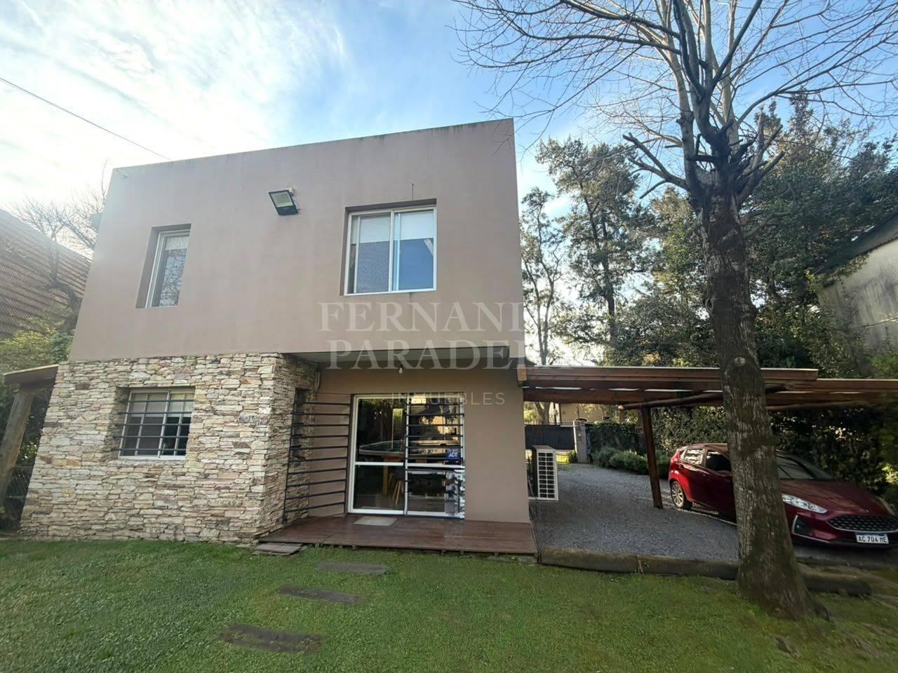 Foto de Casa de 4 amb en venta en Parque Leloir, imagen 2