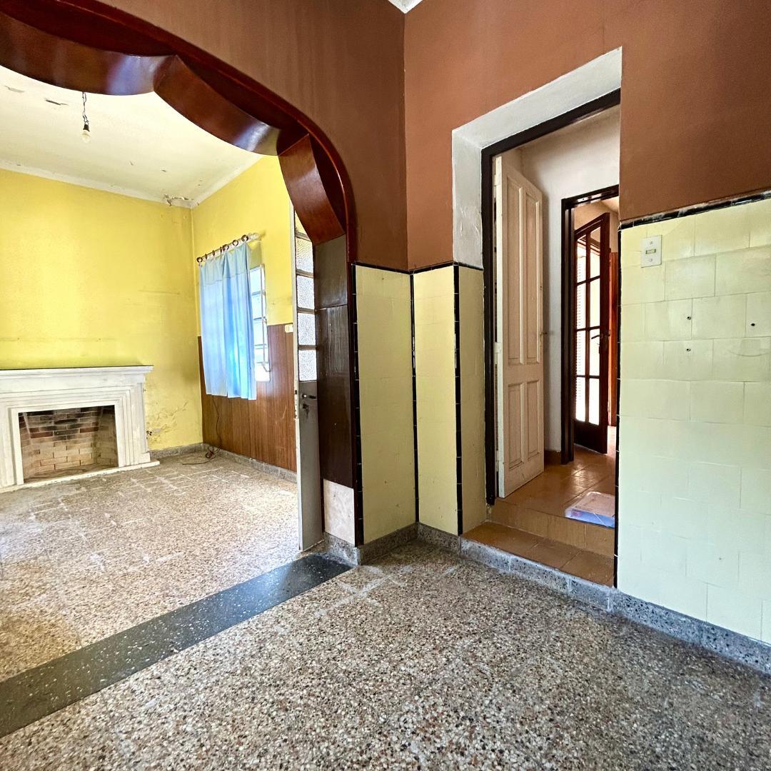 CASA EN VENTA 4 AMBIENTES EN TEMPERLEY-GARAJE,QUINCHO,FONDO LIBRE- LOTE 10,40x49