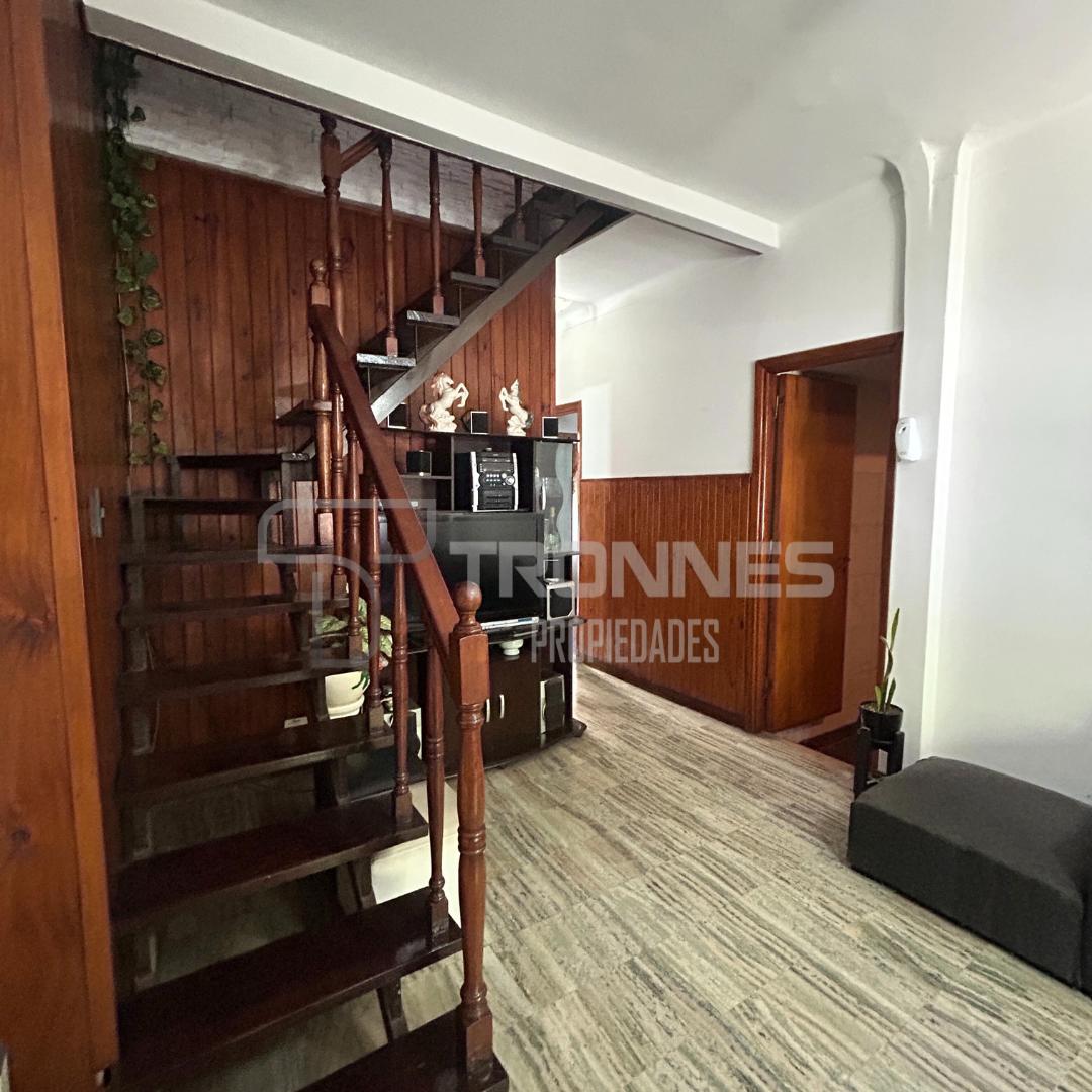Foto de VENTA PH 4 AMBIENTES FRENTE, COCHERA, PATIO Y TERRAZA LANÚS - SIN, imagen 3