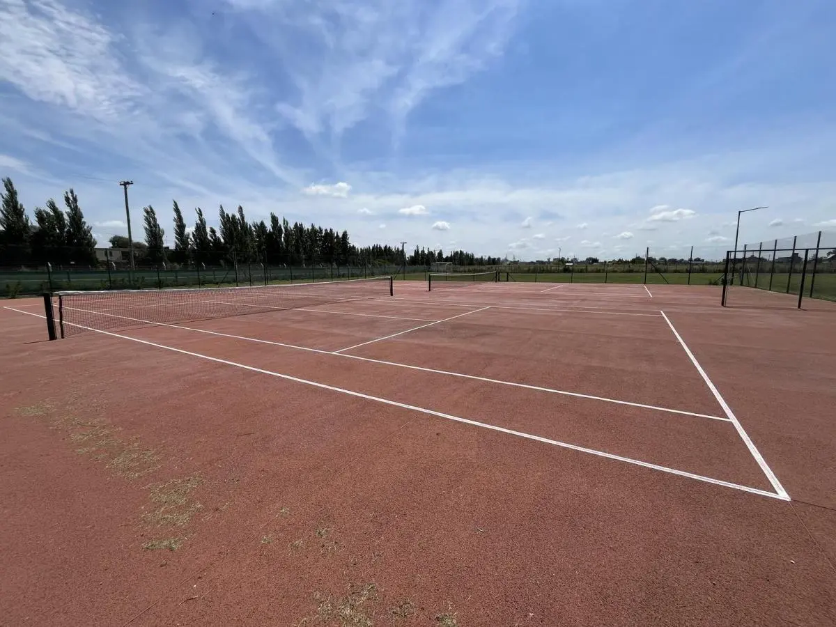 Venta Lote 861 m² en Barrio Fincas Joven San Vicente - Excepcional Ubicación en el Barrio 8