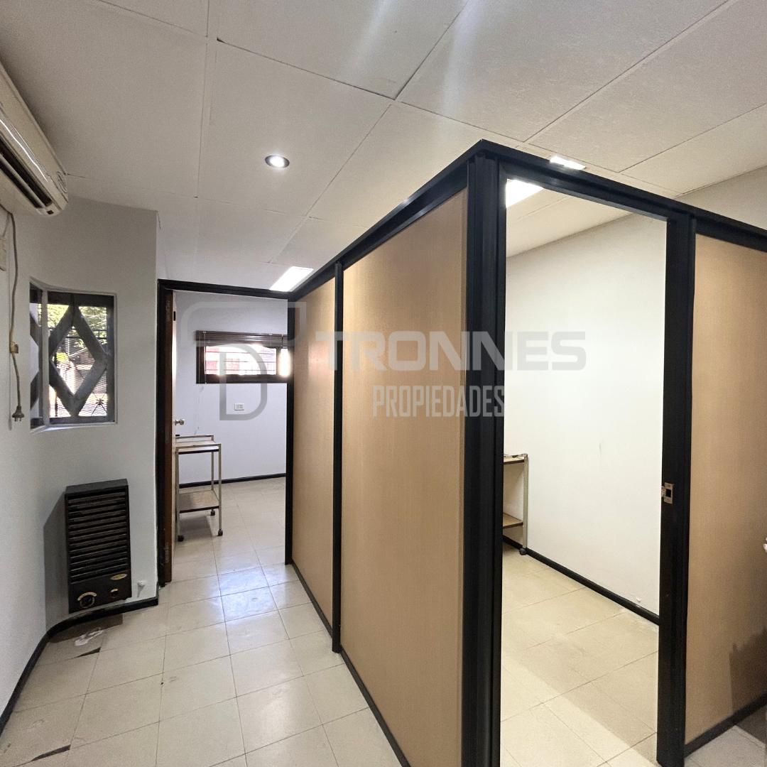 Foto de ALQUILER CASA 6 AMBIENTES SOBRE AVENIDA ALSINA - COMERCIAL O, imagen 4