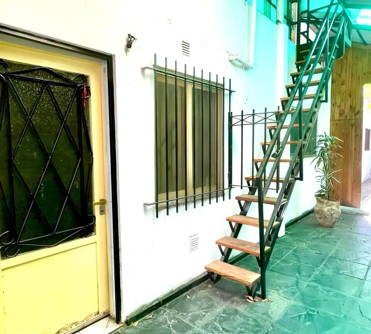 PH 3 Ambientes en Venta - Excelente Ubicación sobre Avenida - Sin Expensas - L. Zamora 4