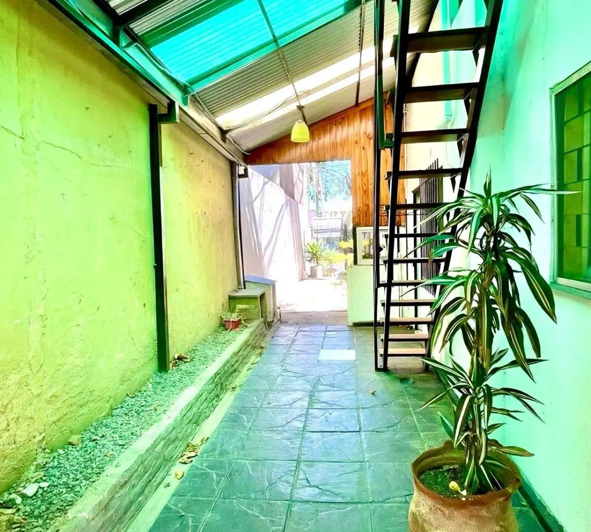 PH 3 Ambientes en Venta - Excelente Ubicación sobre Avenida - Sin Expensas - L. Zamora 3